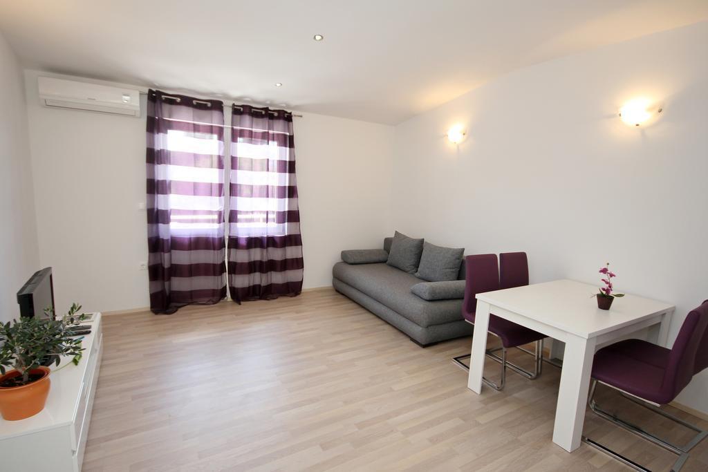 Apartments Luna Makarska Habitación foto